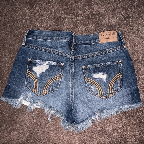 Hollister Shorts - Picture 2 of 3